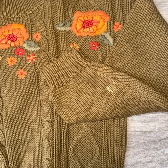 Ann Taylor‎ Olive Floral Embroidered Turtleneck Sweater - Picture 5 of 7